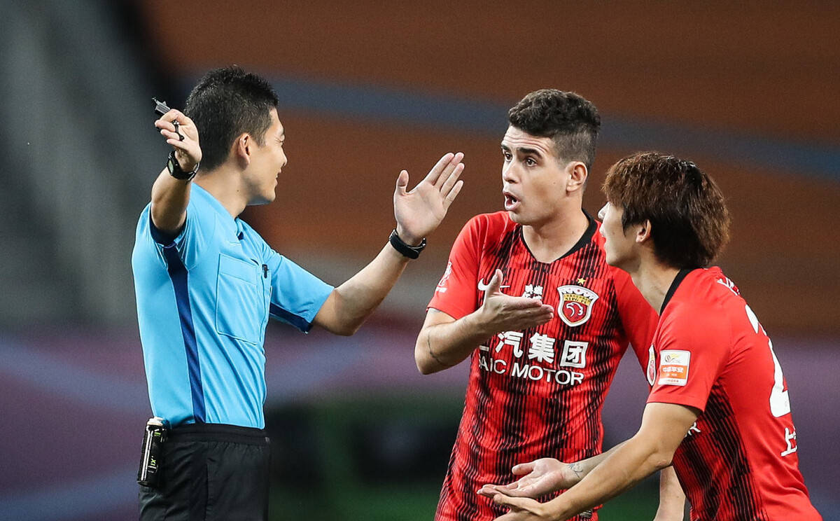 关于上海海港发布备战花絮，关键时刻战术微调，NBA季后赛任务艰巨，训练强度明显提升的信息