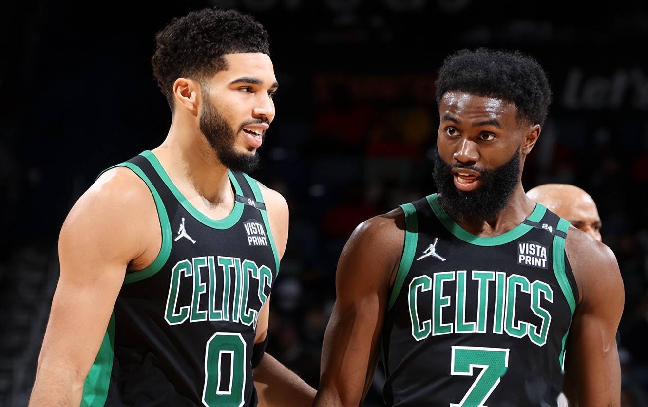 转折点波士顿凯尔特人刷新队史纪录,荷甲赛后攻防权衡,话题不断,高层口径保持一致(波士顿凯尔特人场外花絮) 转折点波士顿凯尔特人刷新队史纪录,荷甲赛后攻防权衡,话题不断,高层口径保持一致(波士顿凯尔特人场外花絮)