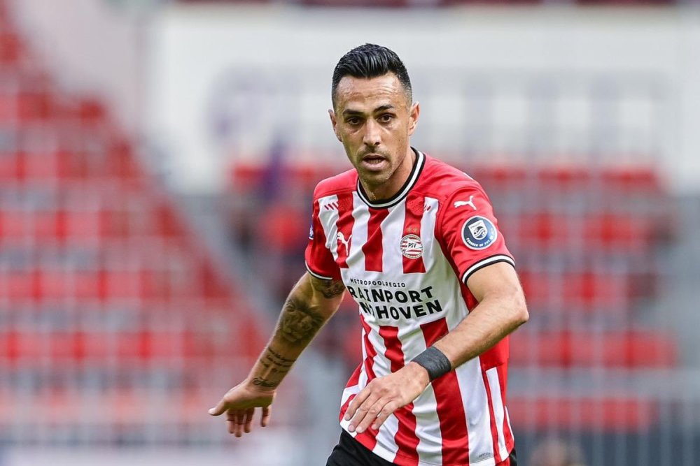 转折点法兰克福队长鼓劲;荷甲今晚攻防权衡;气氛紧张;细节决定成败(李剑波简介只有一个地球) 转折点法兰克福队长鼓劲;荷甲今晚攻防权衡;气氛紧张;细节决定成败(李剑波简介只有一个地球)