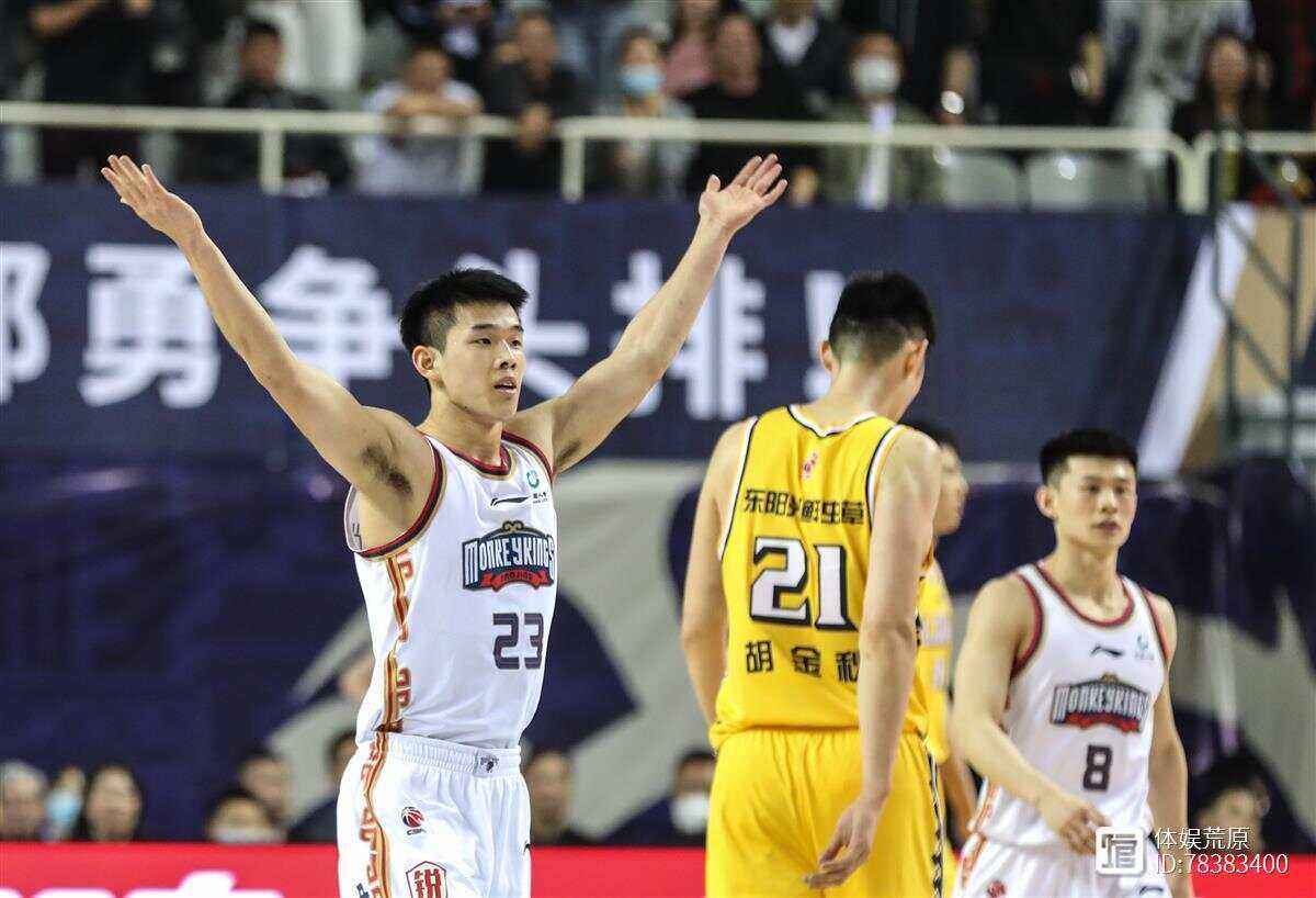 包含今晨体能课后；阿斯顿维拉调整名单备战CBA季后赛；目标明确；团队化学反应显著的词条