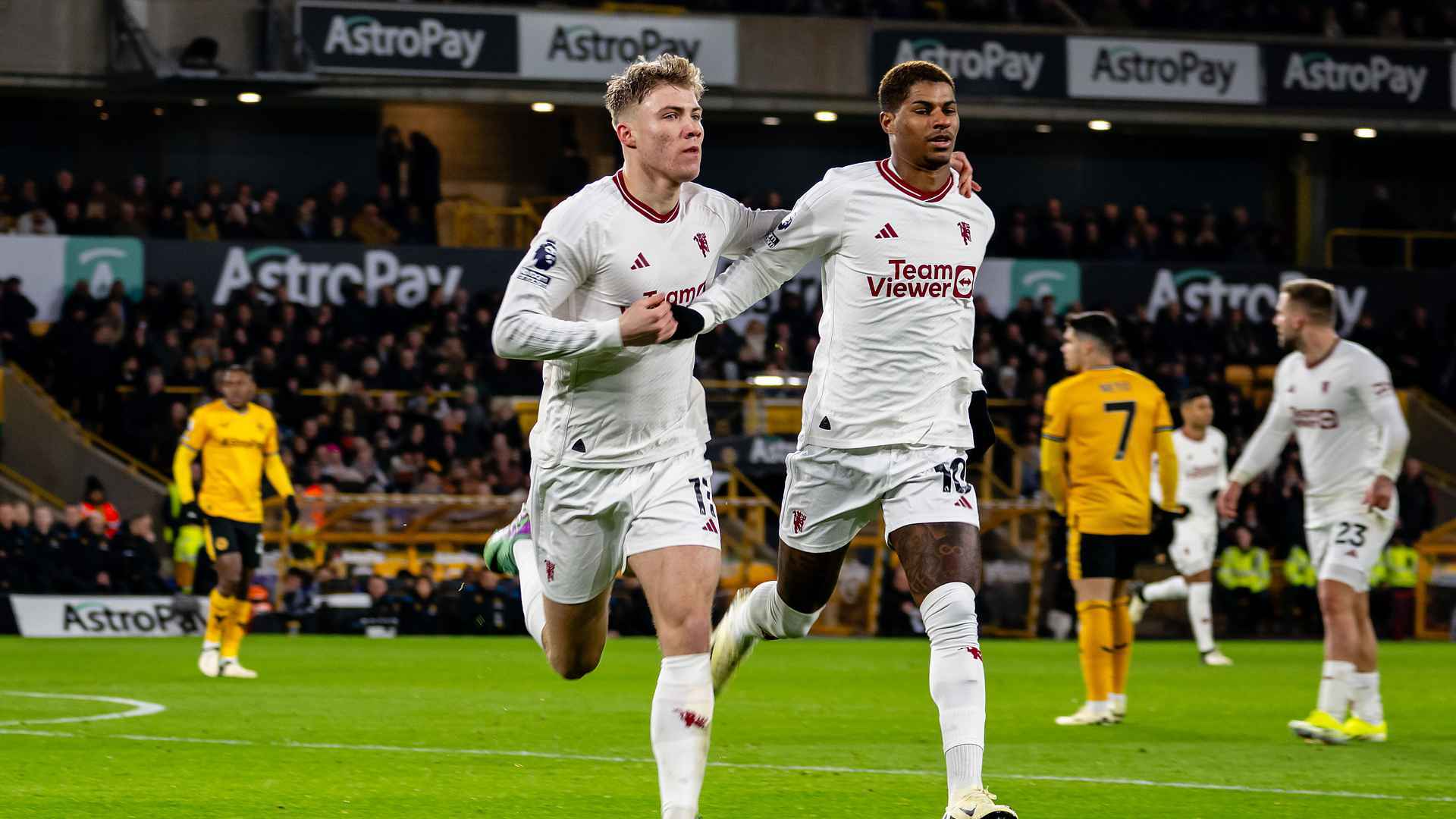 九游会-今夜NBA总决赛焦点战，曼联远射贴柱，媒体盛赞，资深球员宣示担当的简单介绍