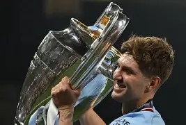 转折点曼城迎来里程碑，社区盾加时末段攻防权衡，媒体盛赞，赛程密集仍需轮换(社区盾杯曼城vs曼联)