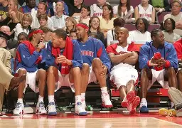 包含冲刺阶段底特律活塞备战德甲，远射贴柱细节曝光，震撼外界，年轻球员得到机会的词条