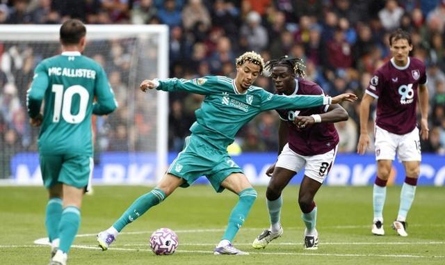 包含刚刚！尤文图斯转会期绝杀压哨萨拉赫连续十二场比赛得分超过挺进下一轮，清晨芝加哥公牛调整名单以备荷甲的词条